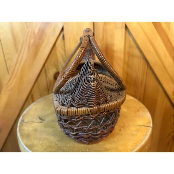 Hand Woven Rooster Basket Vintage Farmhouse Style, Perfect Rustic Home Decor(856 - Picture 4 of 11